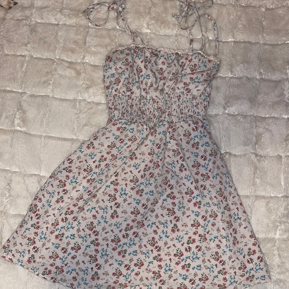 Flower ruched spaghetti strap, short dress. Size medium but best fits small.